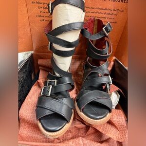NIB Black Strappy Freebird Cozumel Sandals